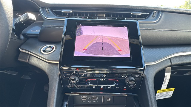 new 2025 Jeep Grand Cherokee car, priced at $41,648