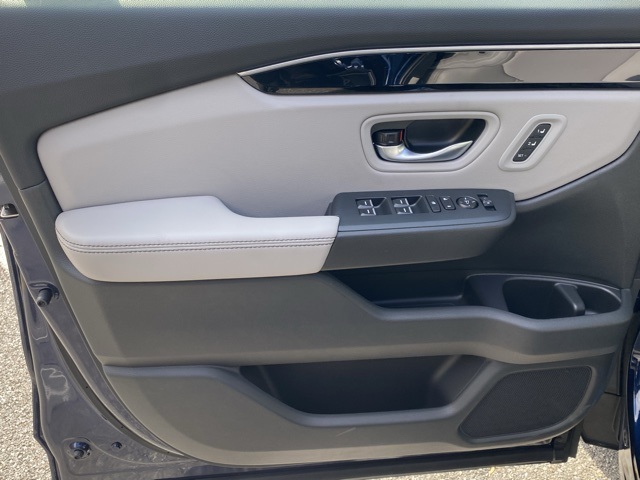 new 2025 Honda Pilot car, priced at $43,807