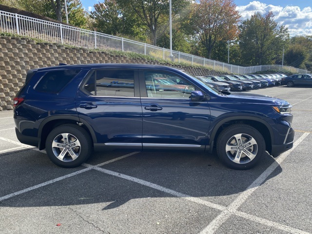 new 2025 Honda Pilot car, priced at $43,807
