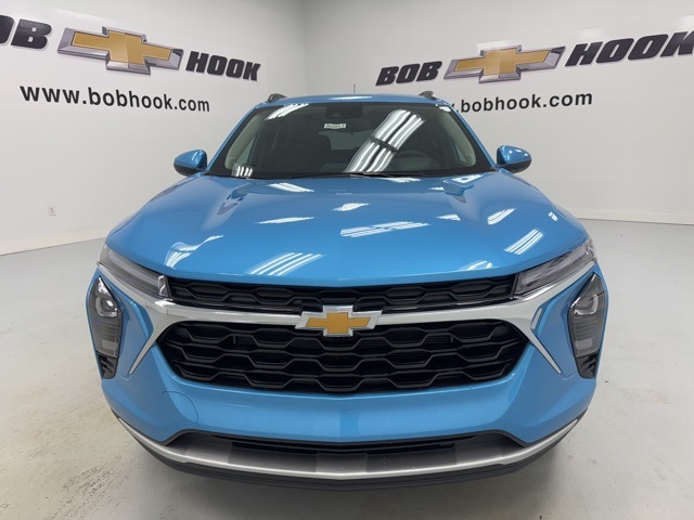 new 2025 Chevrolet Trax car, priced at $25,280