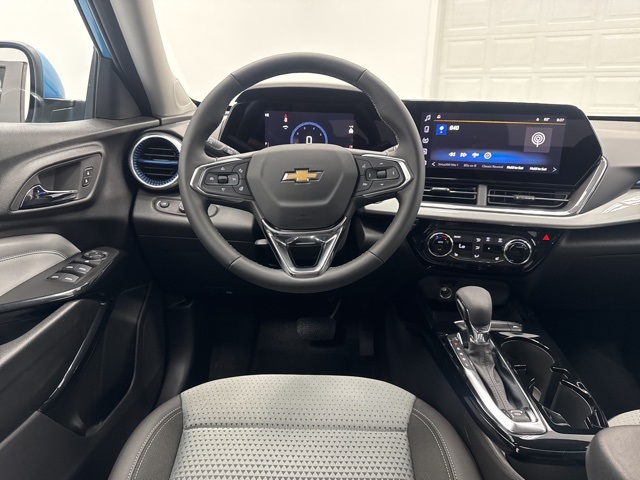 new 2025 Chevrolet Trax car, priced at $25,280