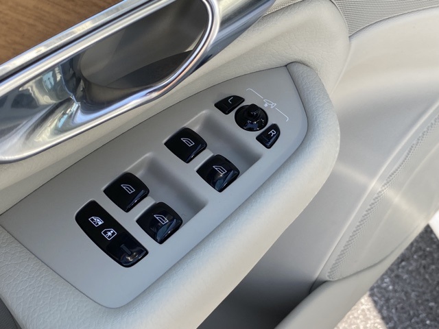 used 2022 Volvo XC90 car, priced at $37,317