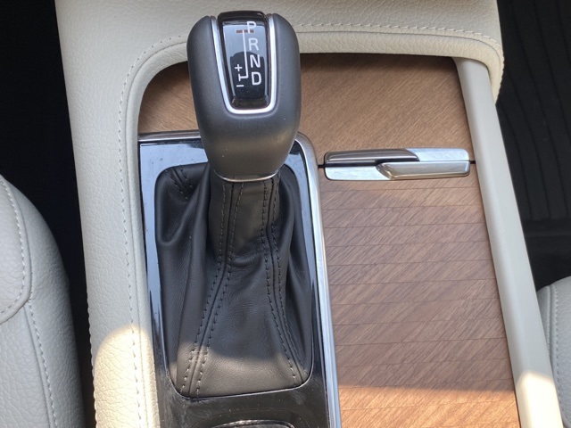 used 2022 Volvo XC90 car, priced at $37,317