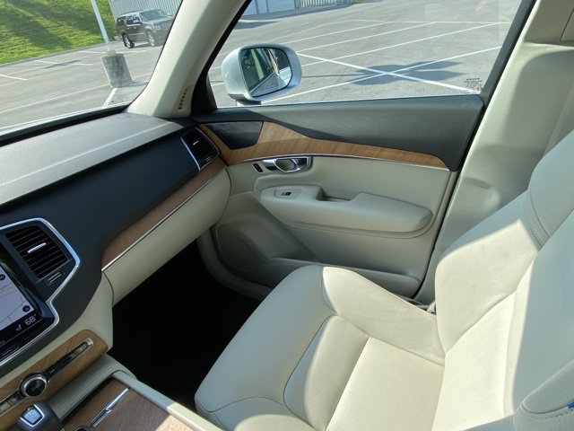 used 2022 Volvo XC90 car, priced at $37,317