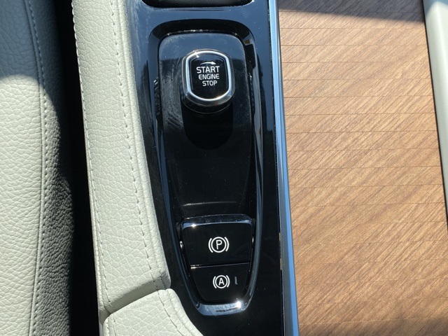 used 2022 Volvo XC90 car, priced at $37,317