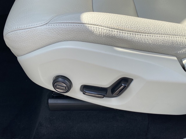 used 2022 Volvo XC90 car, priced at $37,317