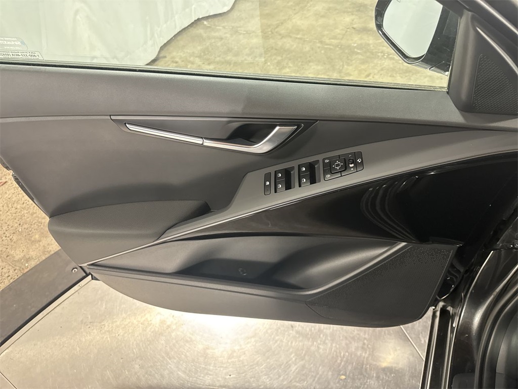 new 2025 Kia Niro car, priced at $31,880