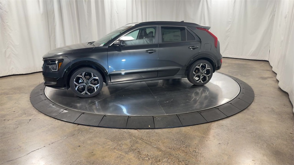 new 2025 Kia Niro car, priced at $31,880
