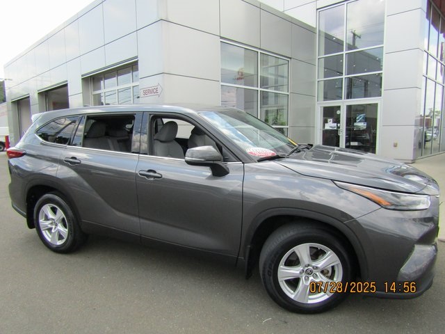 used 2022 Toyota Highlander car, priced at $33,799