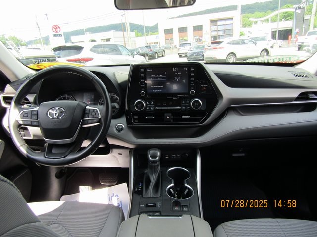used 2022 Toyota Highlander car, priced at $33,799