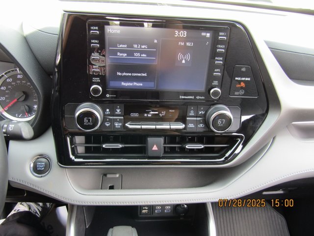 used 2022 Toyota Highlander car, priced at $33,799