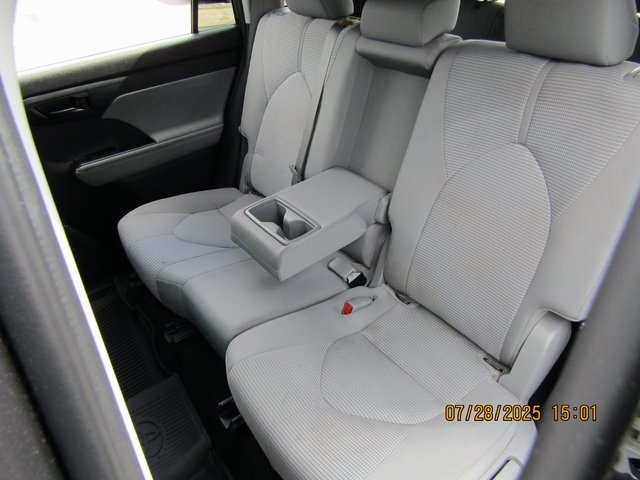 used 2022 Toyota Highlander car, priced at $33,799