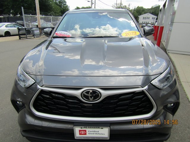 used 2022 Toyota Highlander car, priced at $33,799