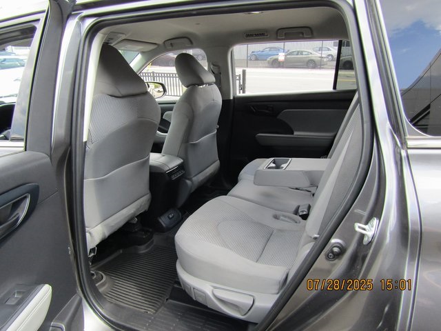 used 2022 Toyota Highlander car, priced at $33,799