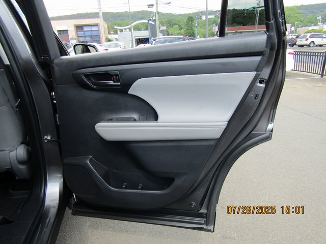 used 2022 Toyota Highlander car, priced at $33,799
