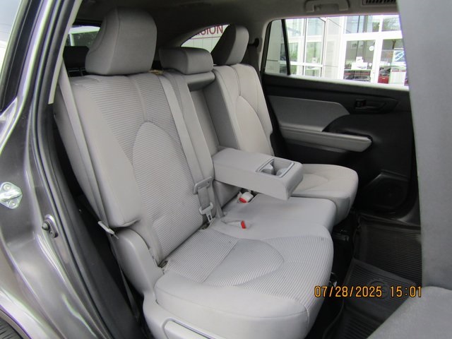 used 2022 Toyota Highlander car, priced at $33,799