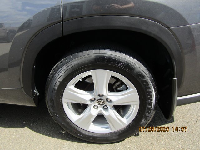 used 2022 Toyota Highlander car, priced at $33,799