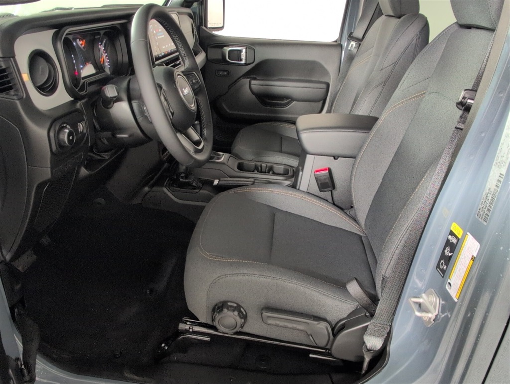 new 2025 Jeep Wrangler car, priced at $44,070