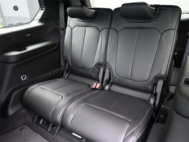 new 2025 Jeep Grand Cherokee L car, priced at $49,077