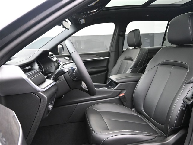 new 2025 Jeep Grand Cherokee L car, priced at $49,077