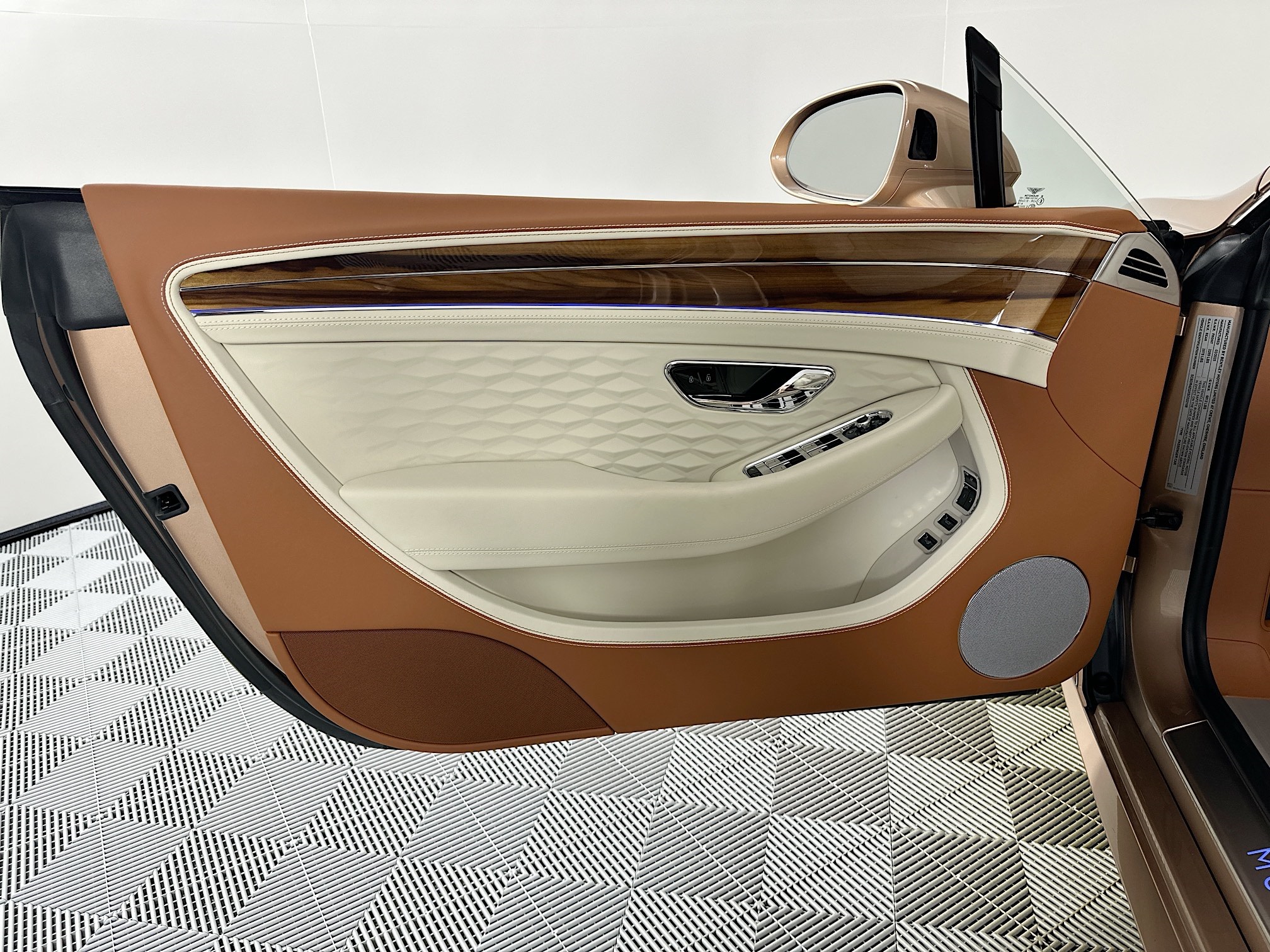 new 2025 Bentley Continental GT car