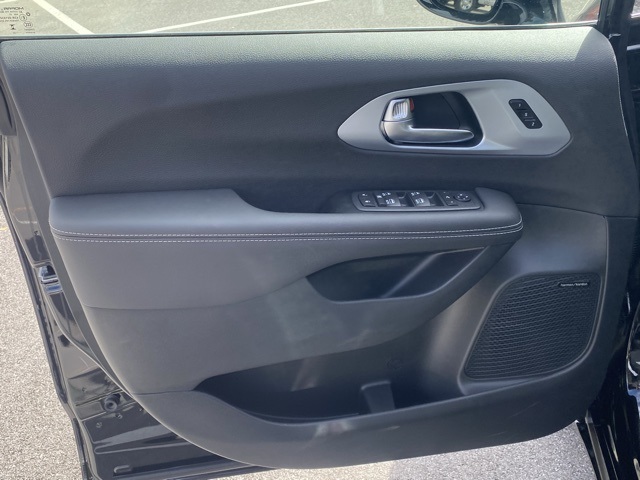 new 2026 Chrysler Pacifica car, priced at $46,536