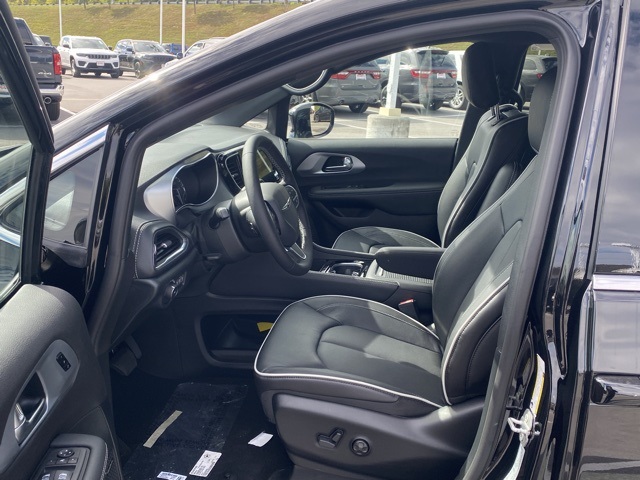 new 2026 Chrysler Pacifica car, priced at $46,536