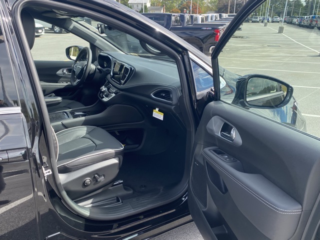 new 2026 Chrysler Pacifica car, priced at $46,536