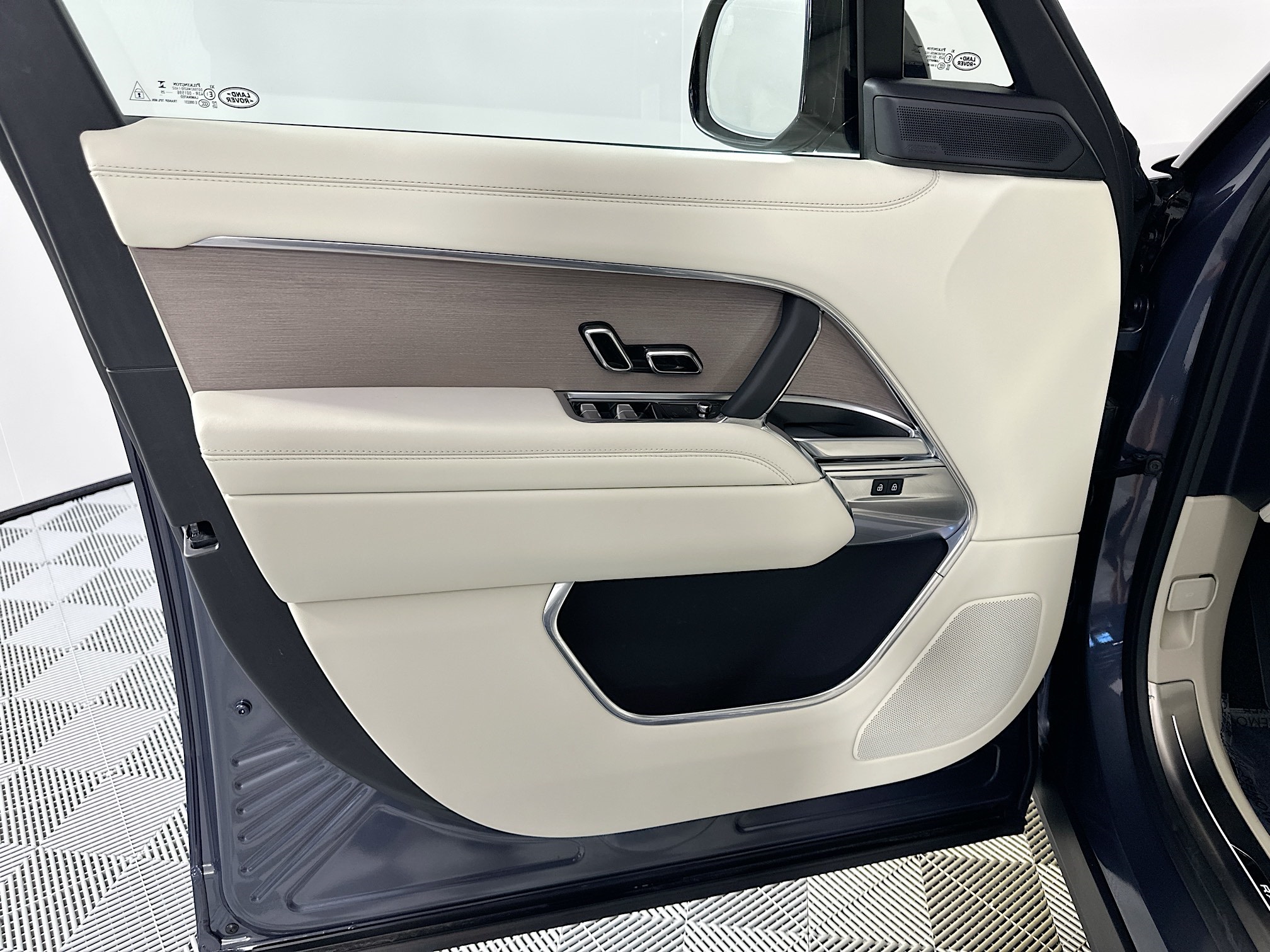 used 2025 Land Rover Range Rover car, priced at $125,999