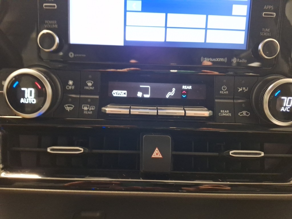 used 2021 Toyota Highlander car, priced at $28,292