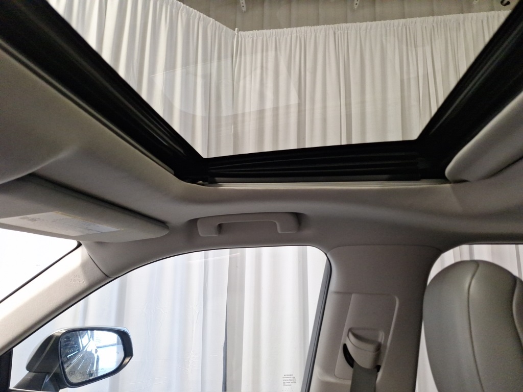 used 2021 Toyota Highlander car, priced at $28,292