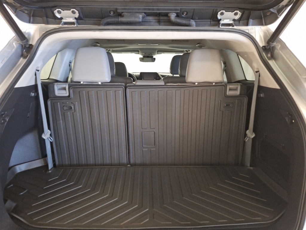 used 2021 Toyota Highlander car, priced at $28,292