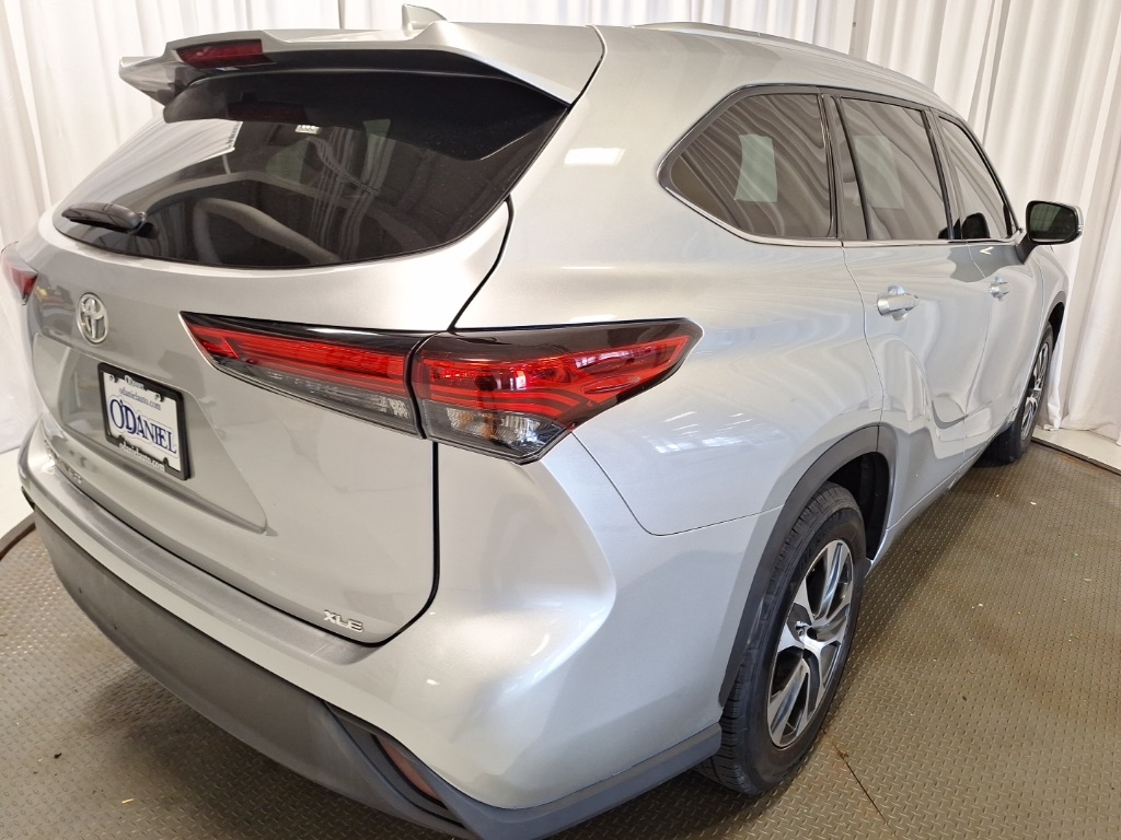 used 2021 Toyota Highlander car, priced at $28,292