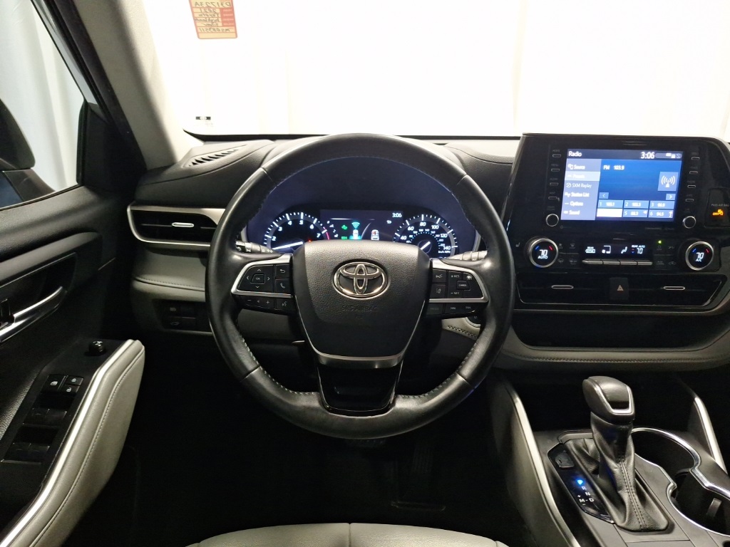 used 2021 Toyota Highlander car, priced at $28,292