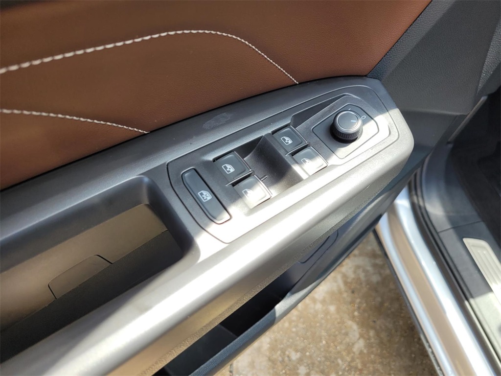 used 2023 Volkswagen Atlas car, priced at $30,075