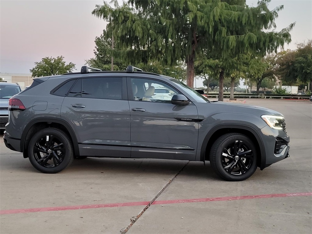 new 2026 Volkswagen Atlas Cross Sport car, priced at $53,326