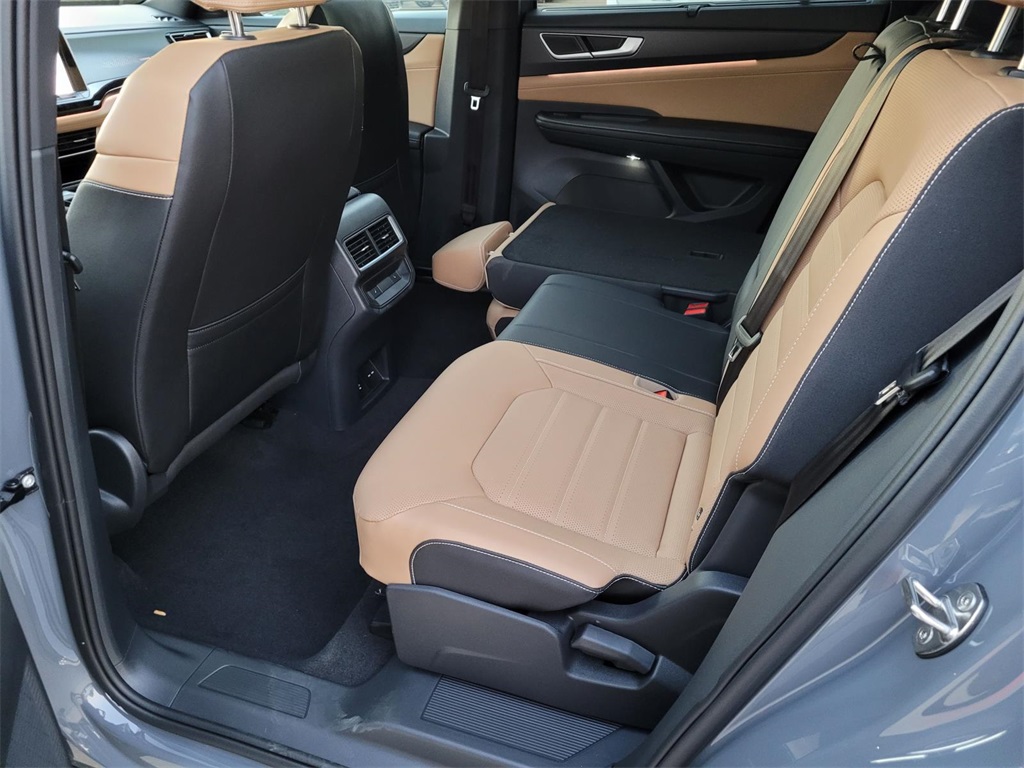new 2026 Volkswagen Atlas Cross Sport car, priced at $53,326