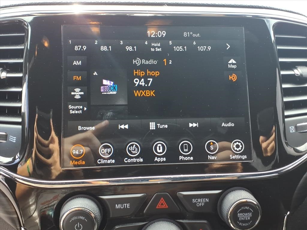 used 2021 Jeep Grand Cherokee car, priced at $24,900
