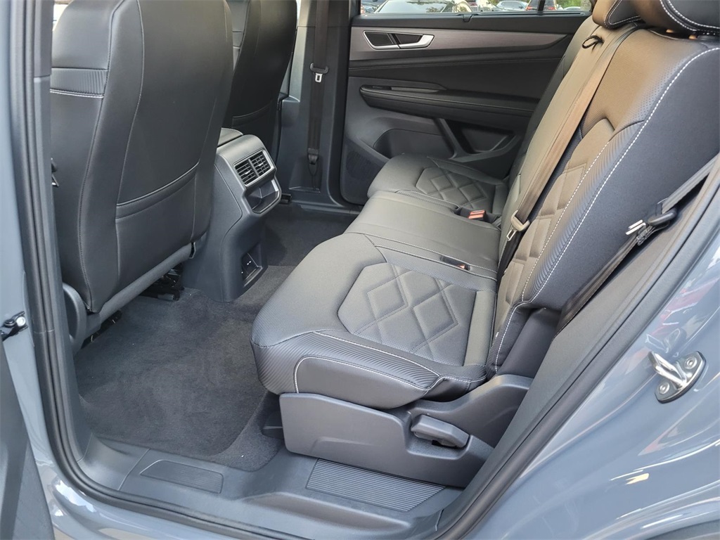 new 2026 Volkswagen Atlas Cross Sport car, priced at $47,044