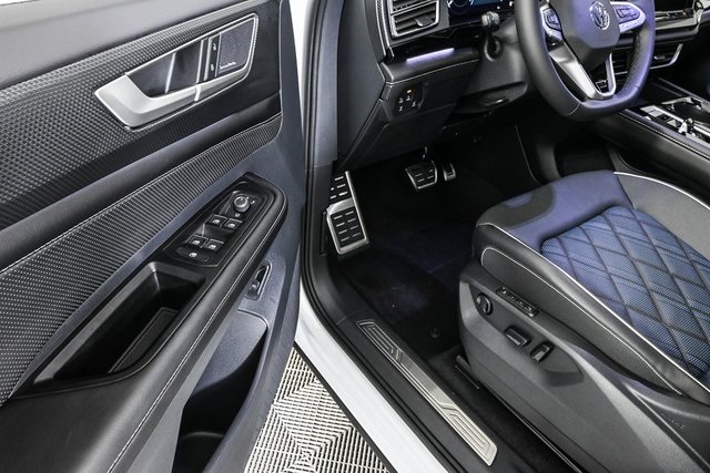 new 2026 Volkswagen Atlas Cross Sport car, priced at $57,847