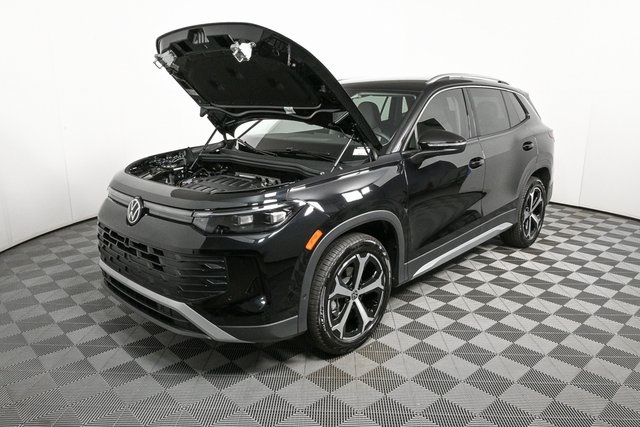 new 2025 Volkswagen Tiguan car, priced at $36,641