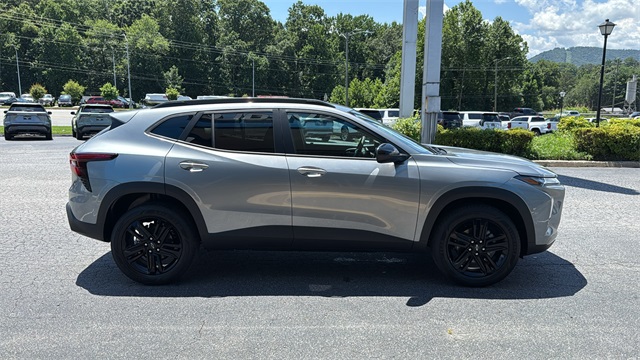 new 2025 Chevrolet Trax car, priced at $27,585