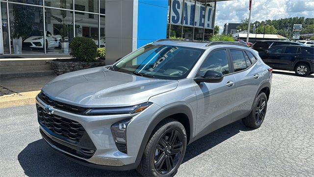 new 2025 Chevrolet Trax car, priced at $27,585