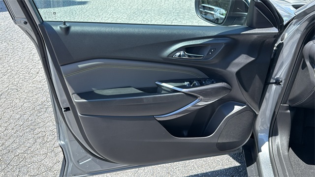 new 2025 Chevrolet Trax car, priced at $27,585