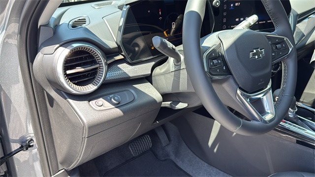 new 2025 Chevrolet Trax car, priced at $27,585
