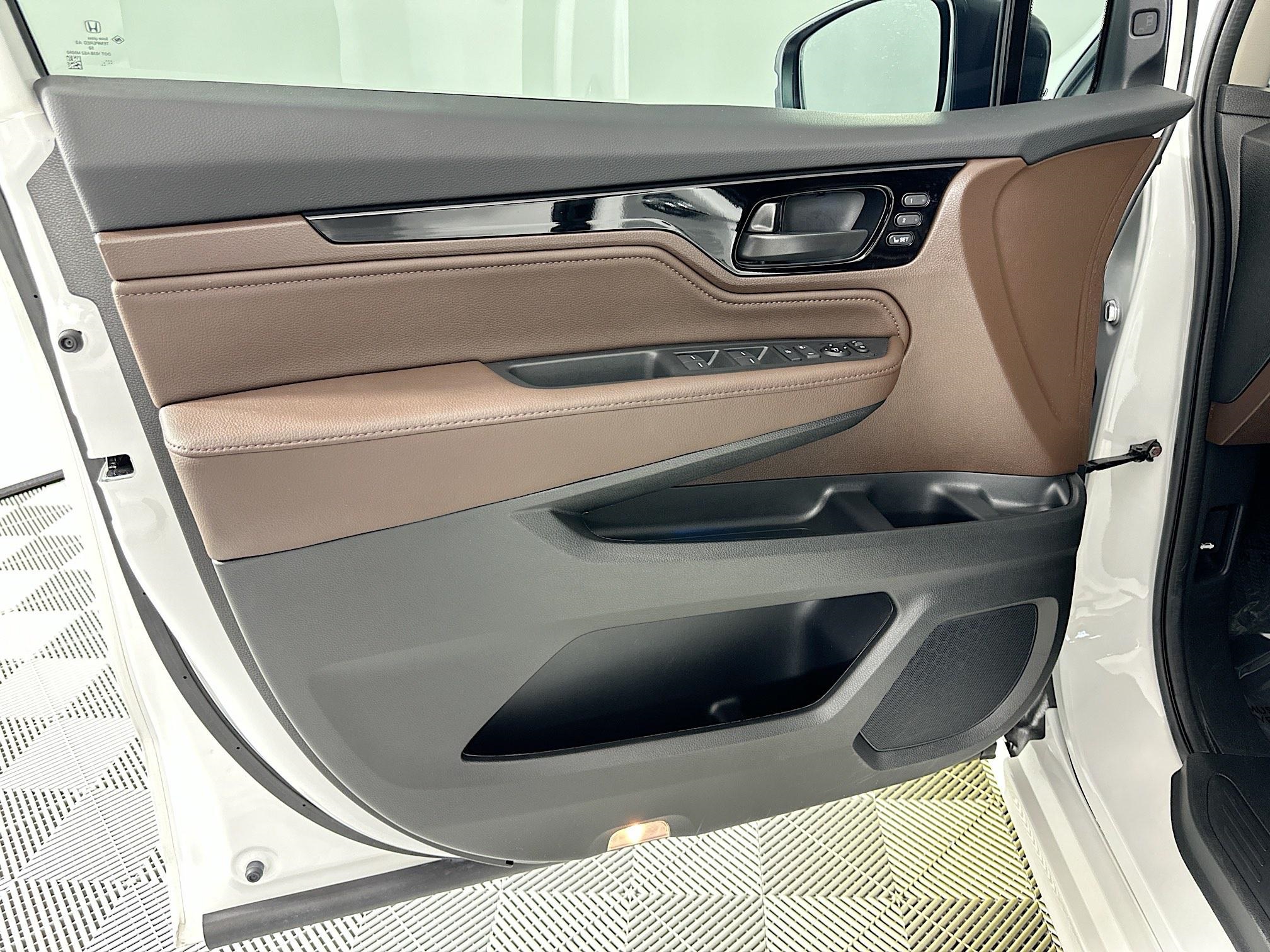 used 2025 Honda Odyssey car, priced at $42,995