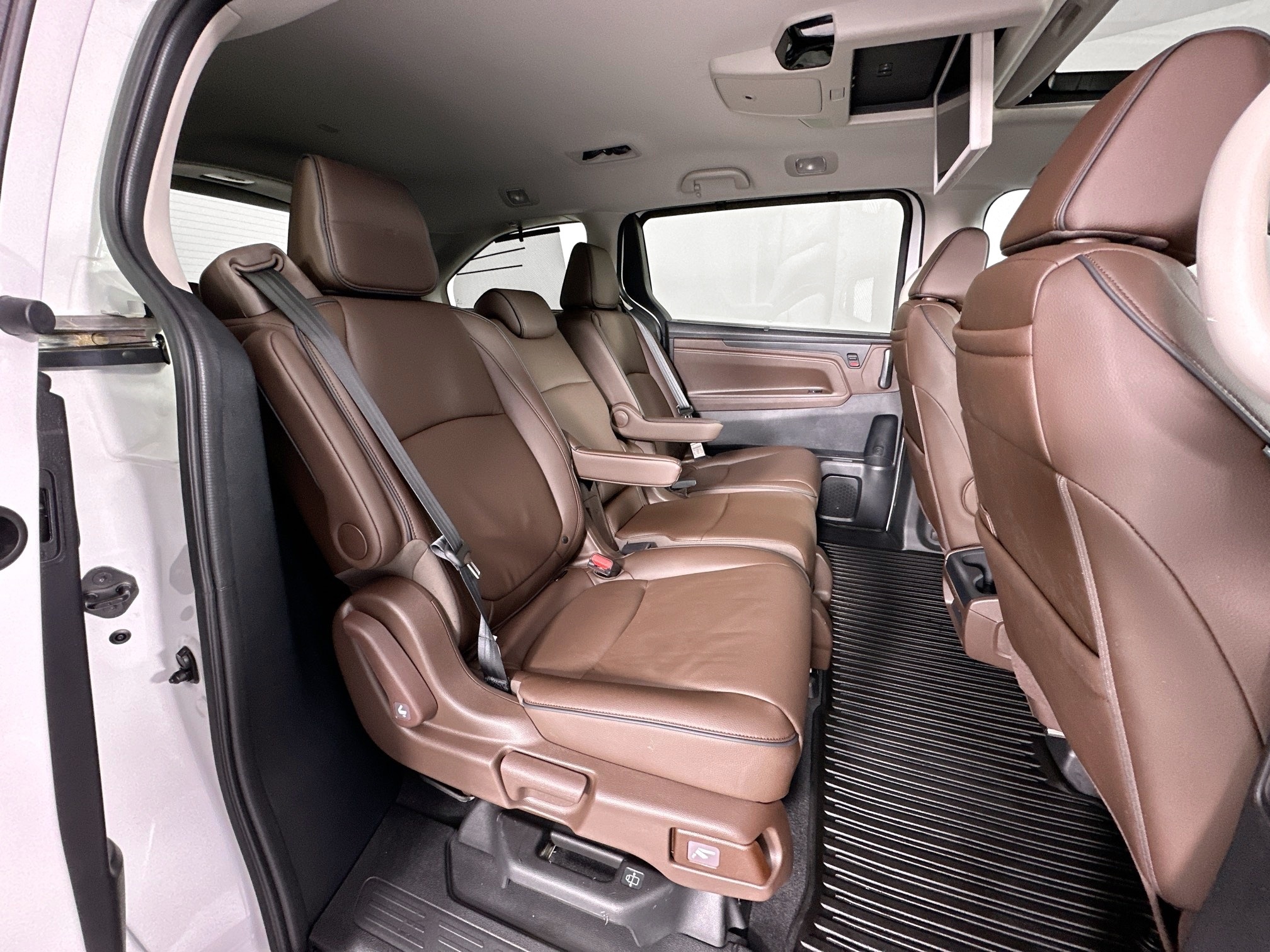 used 2025 Honda Odyssey car, priced at $42,995