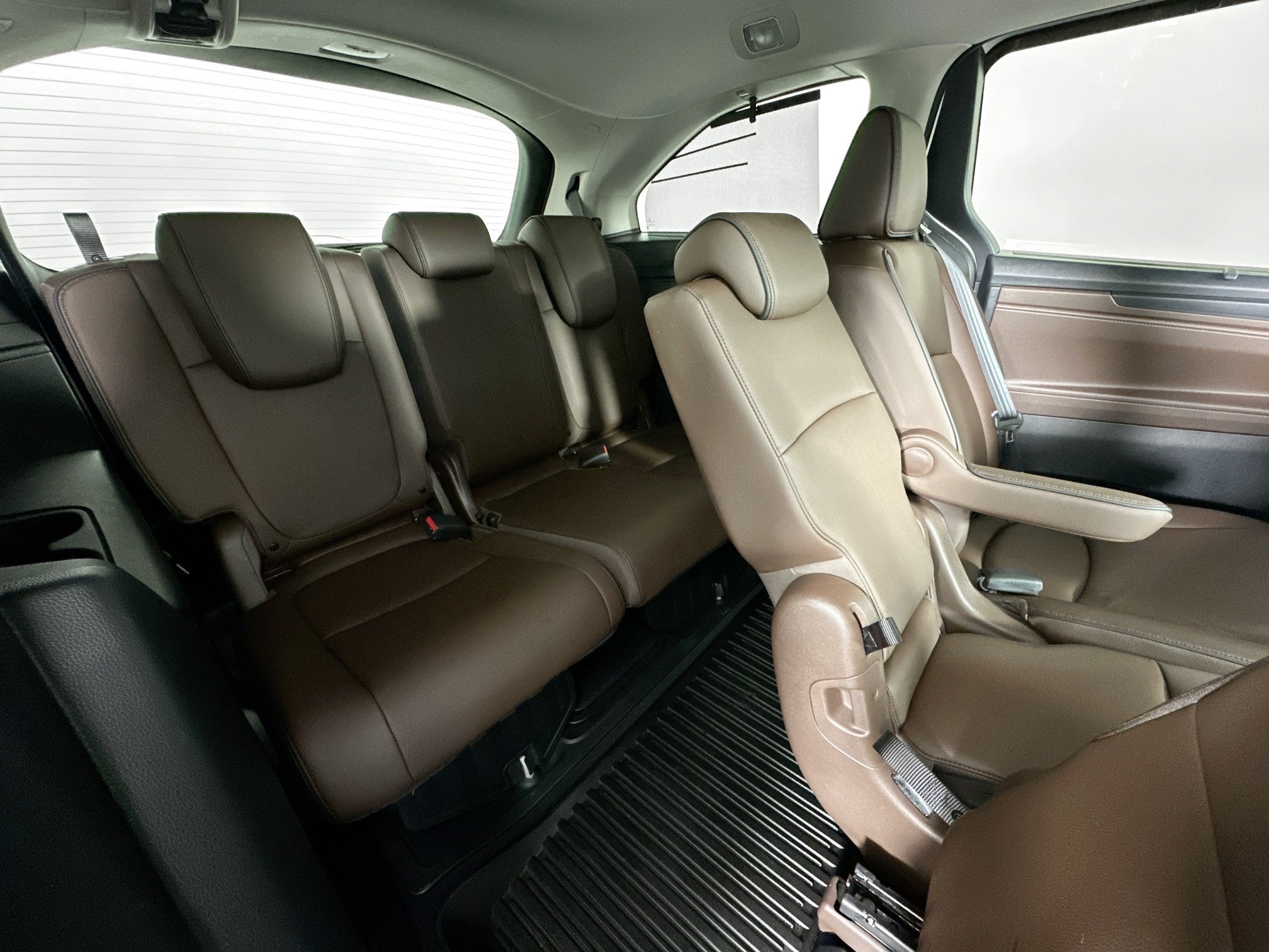 used 2025 Honda Odyssey car, priced at $42,995