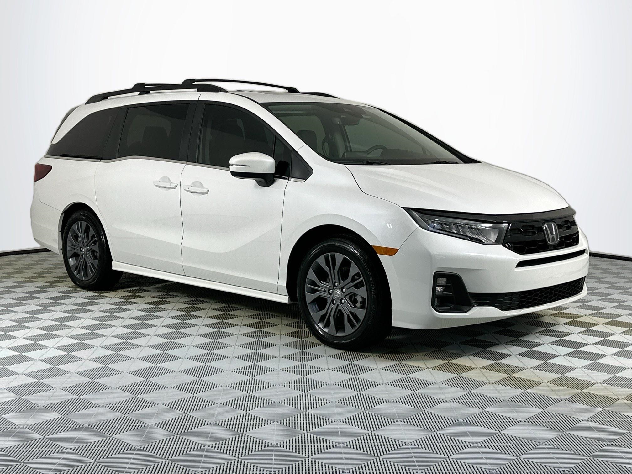 used 2025 Honda Odyssey car, priced at $42,995