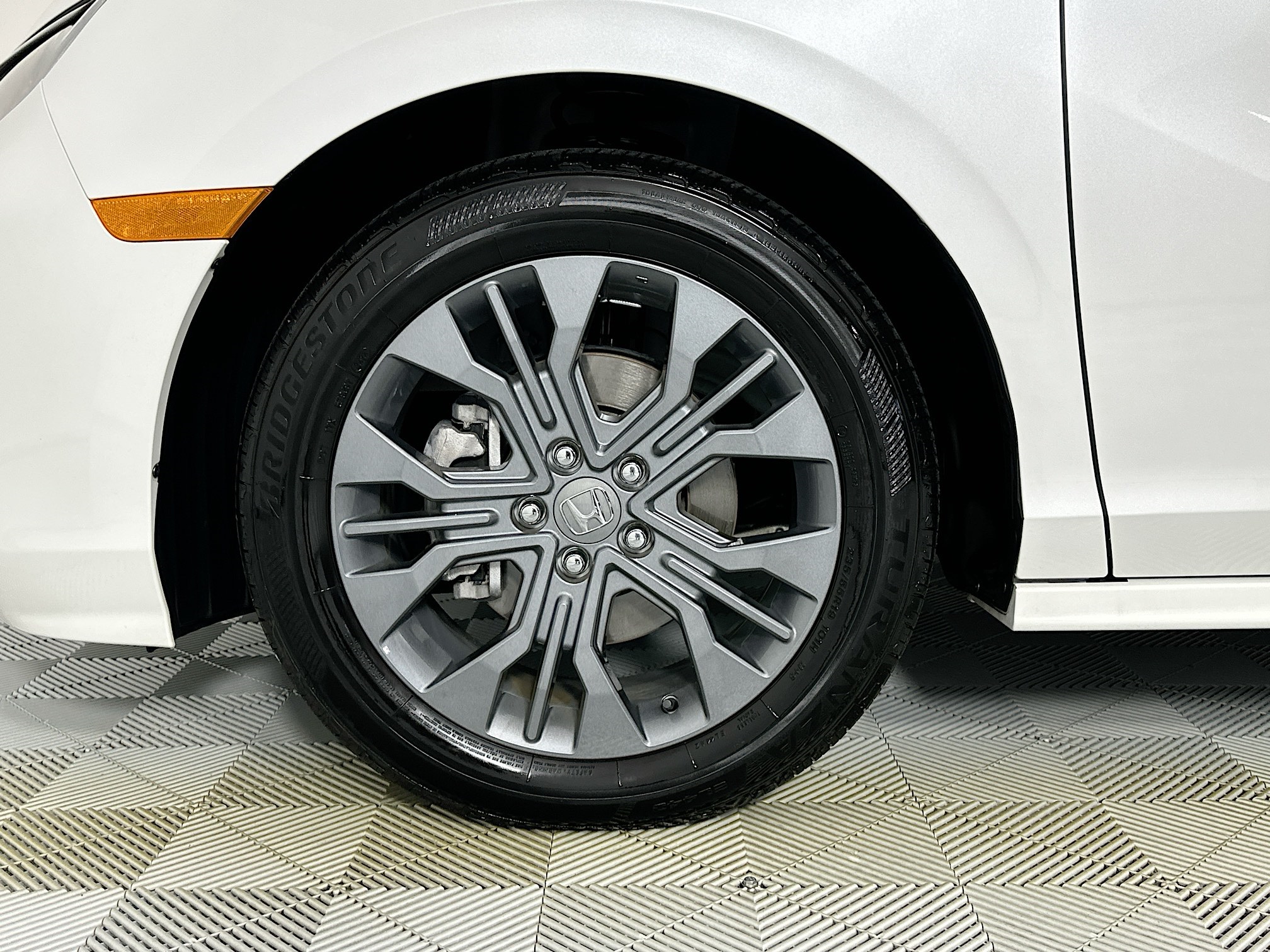 used 2025 Honda Odyssey car, priced at $42,995